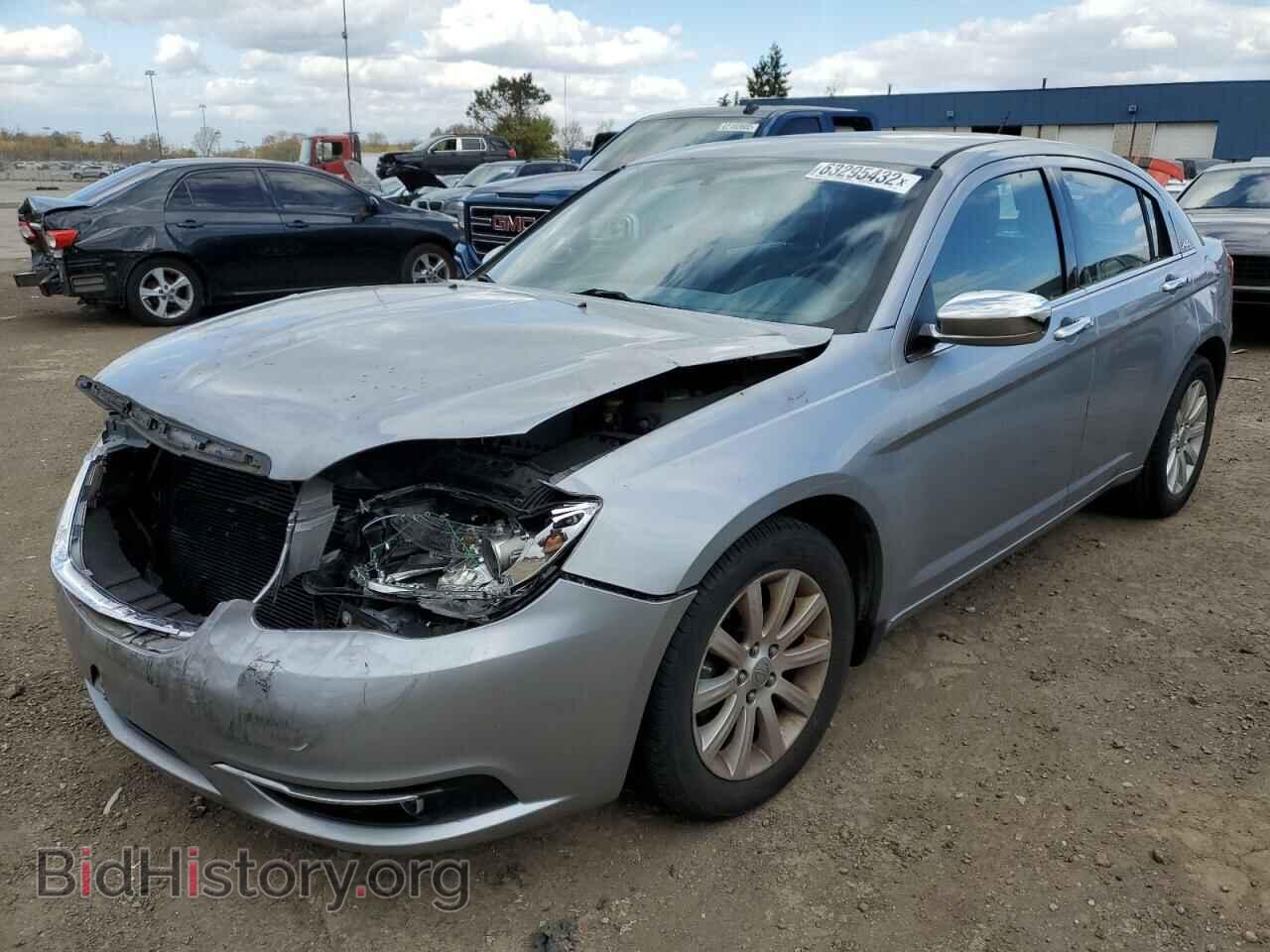 2014 CHRYSLER 200 - VIN: 1C3CCBCG1EN136323 - Фото 2