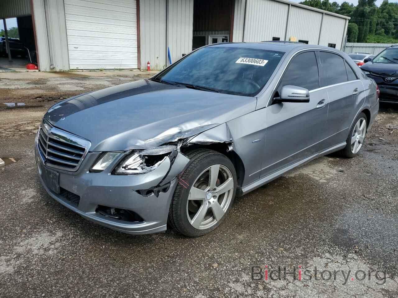 Photo WDDHF8JB9CA549765 - MERCEDES-BENZ E-CLASS 2012