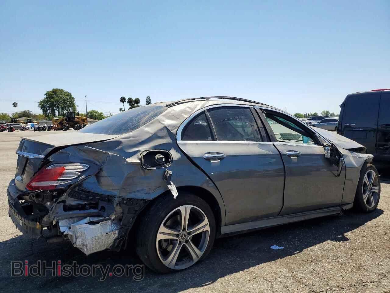 2018 MERCEDES-BENZ E-CLASS - VIN: WDDZF4JB2JA416436 - Фото 3