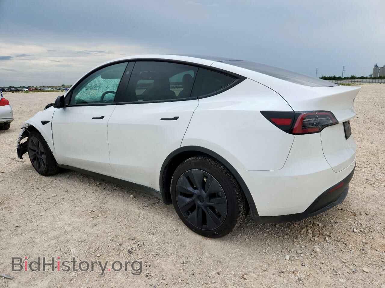 2024 TESLA MODEL Y - VIN: 7SAYGAEE2RF177093 - Фото 2
