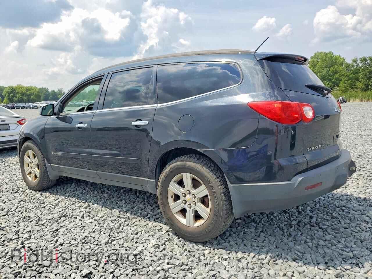 2009 CHEVROLET TRAVERSE - VIN: 1GNEV23DX9S123718 - Photo 2