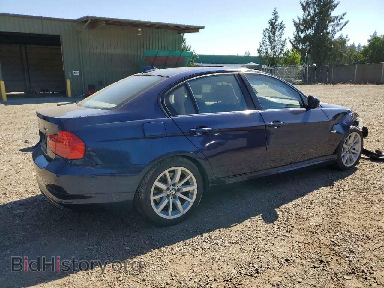 2011 BMW 3 SERIES - VIN: WBAPH7C56BA802022 - Photo 3