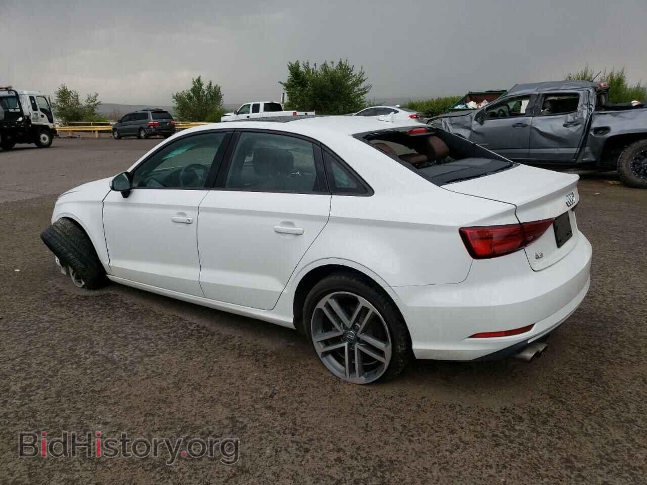 2018 AUDI A3 - VIN: WAUAUGFF8J1035570 - Фото 2