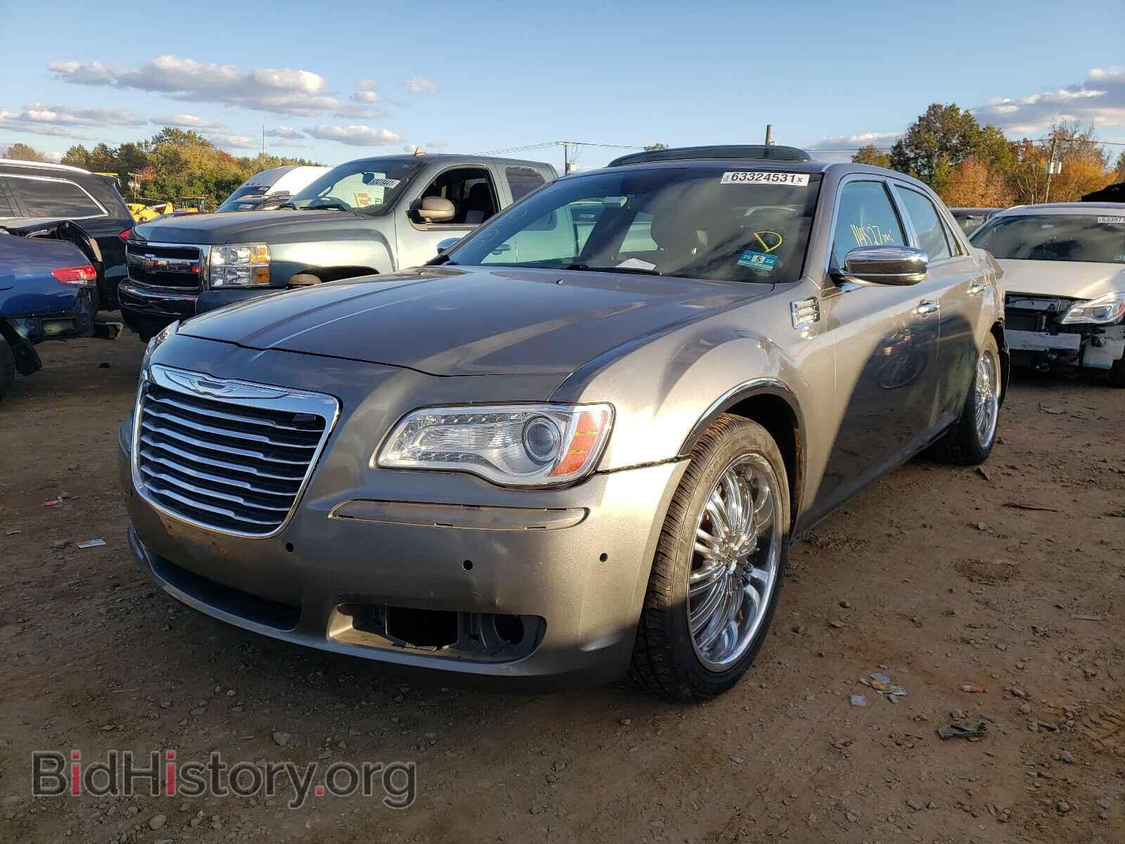 2011 CHRYSLER 300 - VIN: 2C3CA6CT0BH537411 - Фото 2