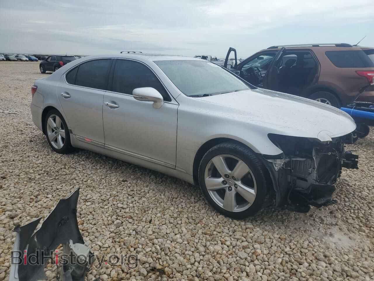 2010 LEXUS LS460 - VIN: JTHBL5EF0A5099528 - Photo 4