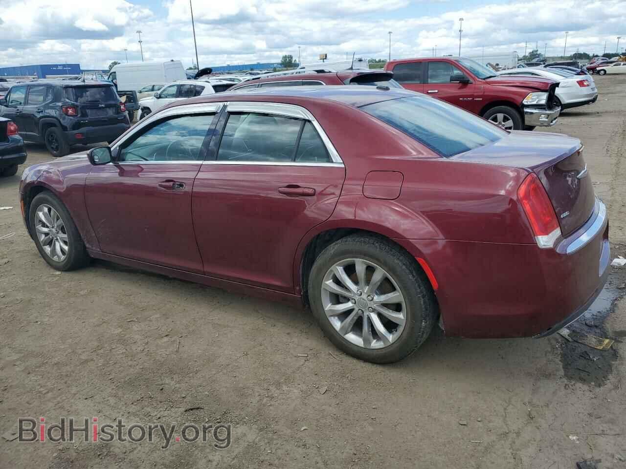 2015 CHRYSLER 300 - VIN: 2C3CCARG0FH797627 - Фото 2