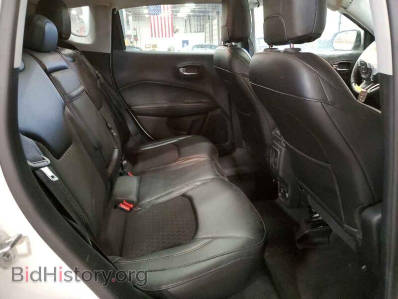 2017 Jeep COMPASS (VIN 3C4NJDBB1HT640001) — фото 6 из 10