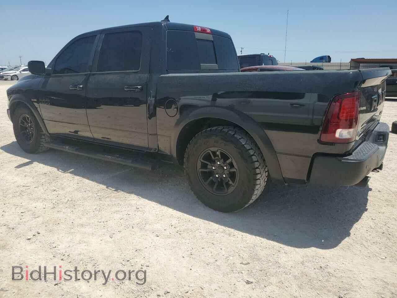 2018 RAM 1500 - VIN: 1C6RR7YT9JS158693 - Фото 2
