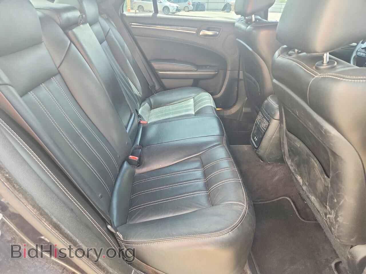 2018 CHRYSLER 300 - VIN: 2C3CCABG7JH240457 - Photo 10