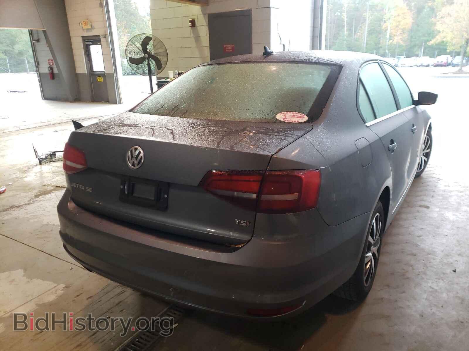 2017 VOLKSWAGEN JETTA - VIN: 3VWDB7AJ9HM298498 - Фото 4