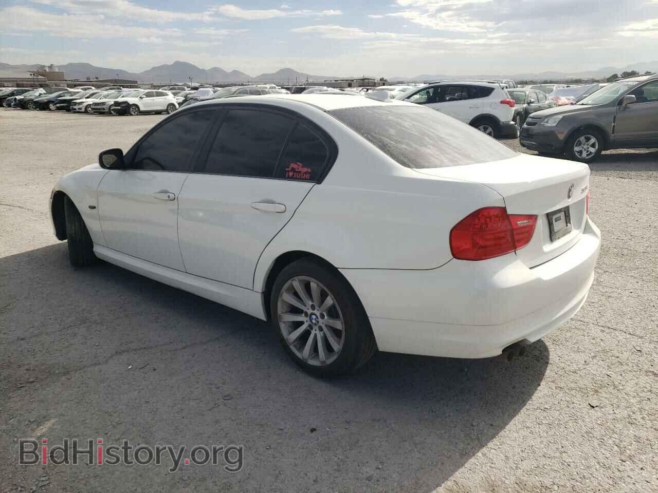 2011 BMW 3 SERIES - VIN: WBAPH5C55BF093929 - Фото 2