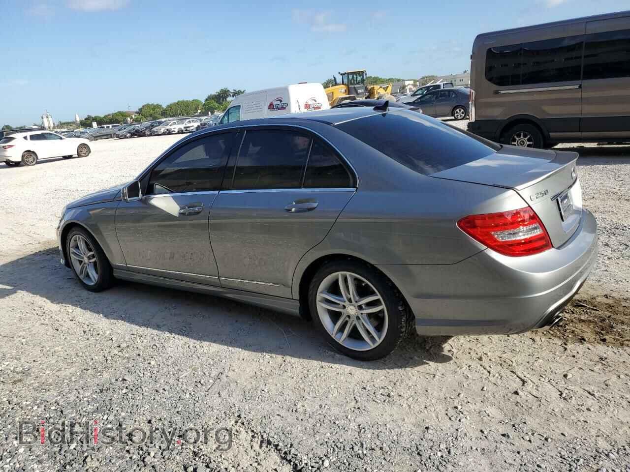2014 MERCEDES-BENZ C-CLASS - VIN: WDDGF4HB1EA935917 - Фото 2