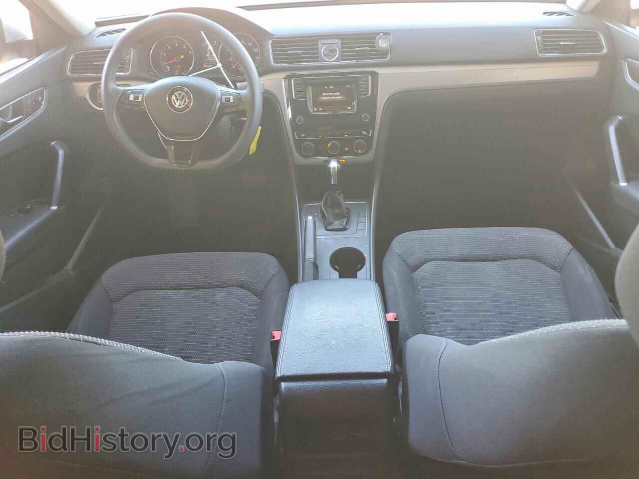 2017 VOLKSWAGEN PASSAT - VIN: 1VWAT7A37HC026051 - Фото 8