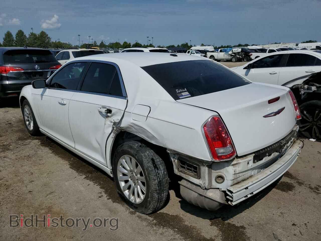 2014 CHRYSLER 300 - VIN: 2C3CCAAG7EH193826 - Фото 2