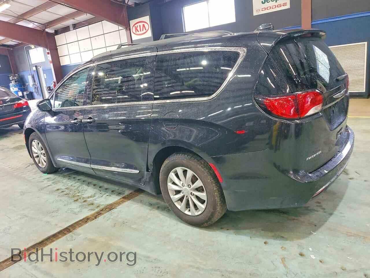 2017 CHRYSLER PACIFICA - VIN: 2C4RC1BG8HR583692 - Фото 2