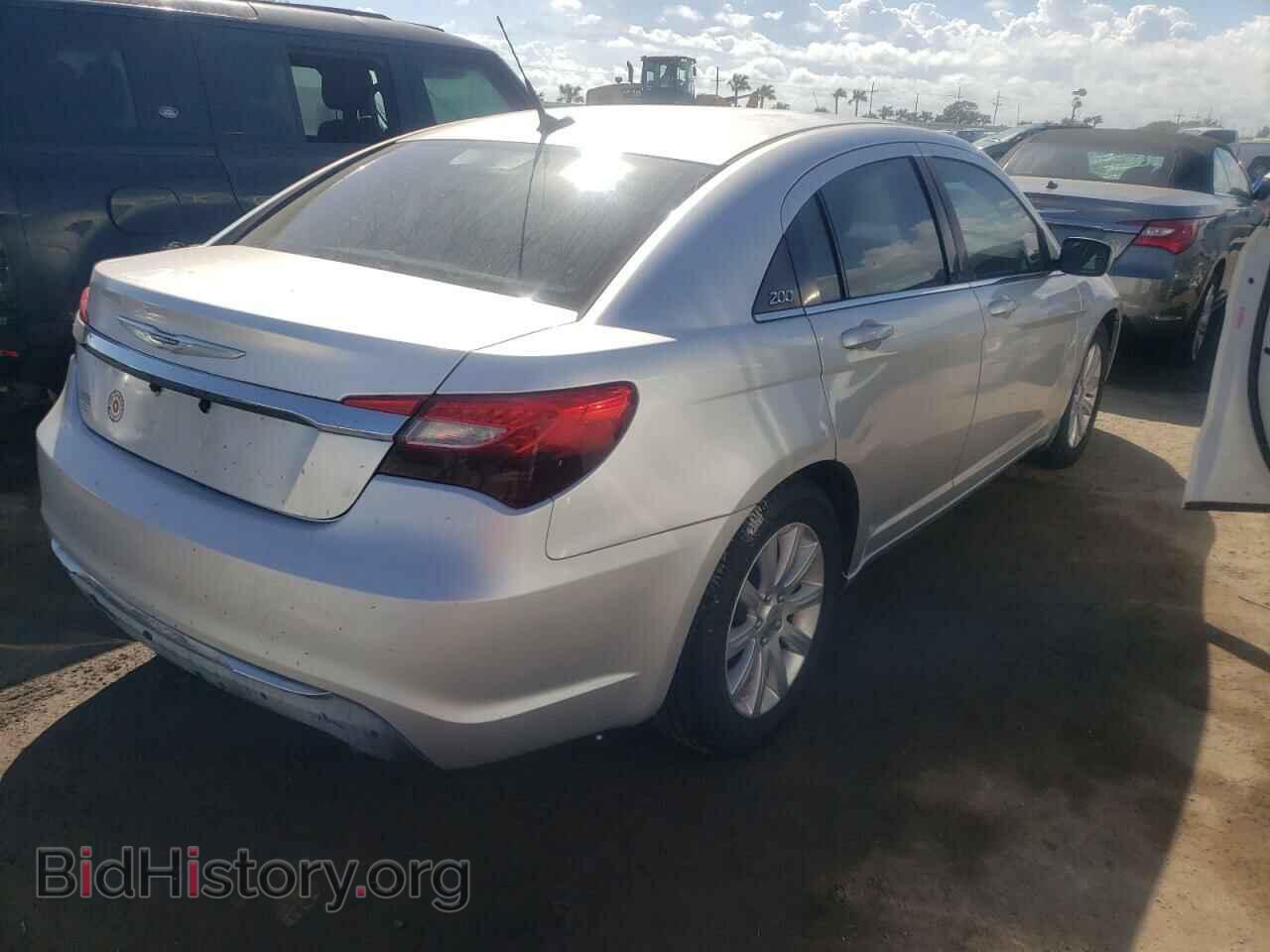 2011 CHRYSLER 200 - VIN: 1C3BC1FB5BN500695 - Фото 4