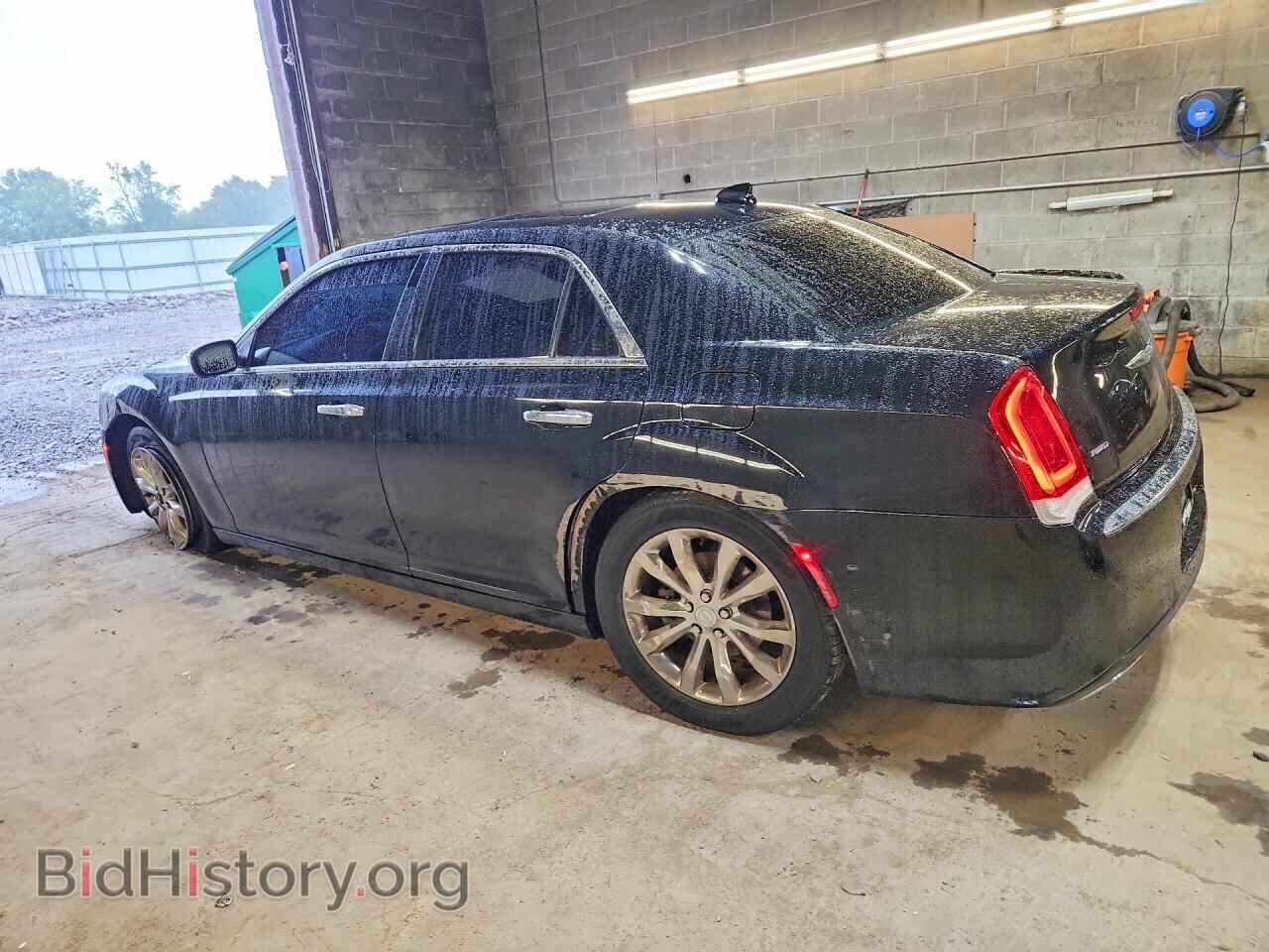 2017 CHRYSLER 300 - VIN: 2C3CCAKG3HH653678 - Фото 2
