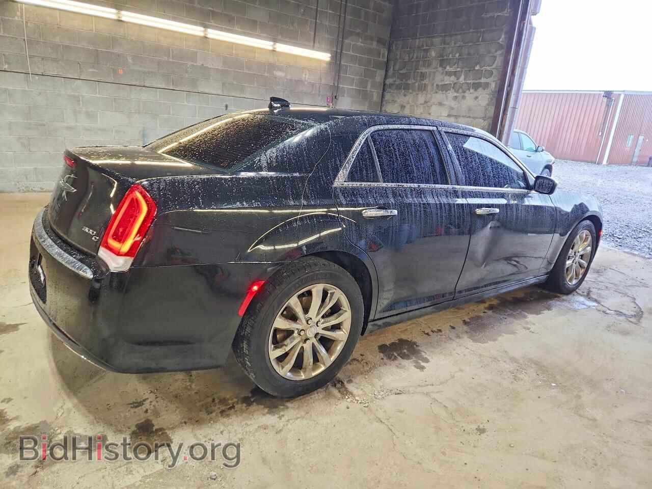2017 CHRYSLER 300 - VIN: 2C3CCAKG3HH653678 - Фото 3