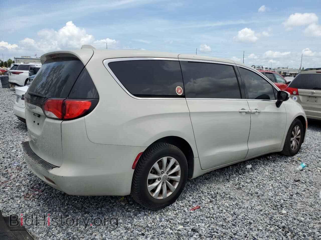 2017 CHRYSLER PACIFICA - VIN: 2C4RC1DGXHR551677 - Фото 3