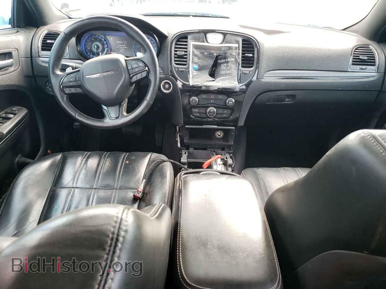 2016 CHRYSLER 300 - VIN: 2C3CCABG4GH243910 - Фото 8
