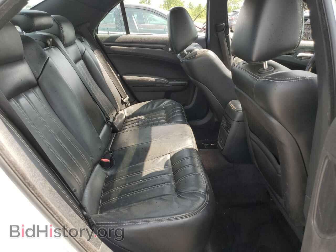 2016 CHRYSLER 300 - VIN: 2C3CCABG4GH243910 - Фото 10