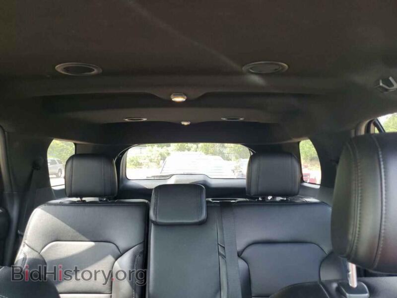 2018 Ford EXPLORER (VIN 1FM5K8D8XJGB87671) — photo 10 of 13