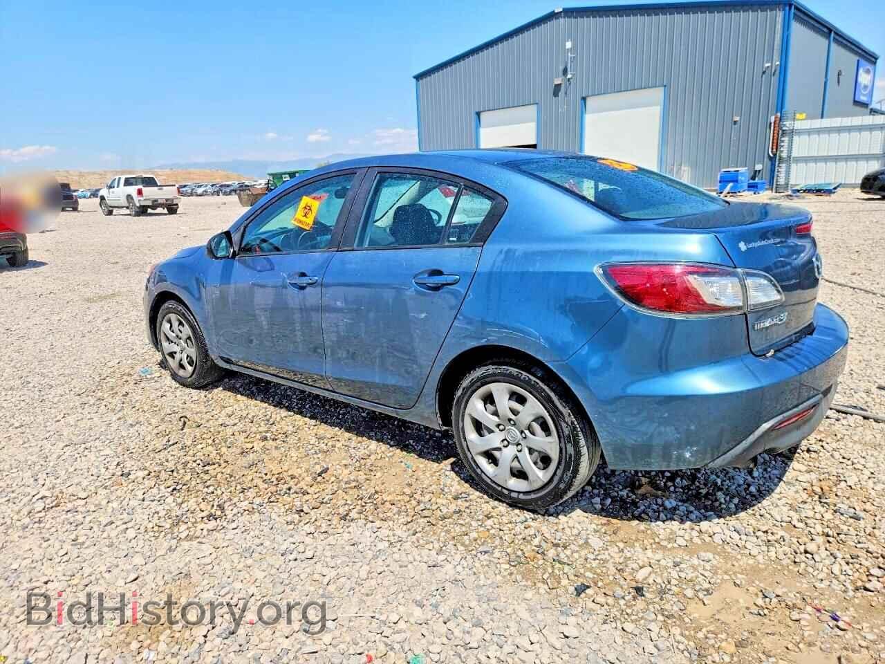 2011 MAZDA 3 - VIN: JM1BL1UF7B1370816 - Photo 2