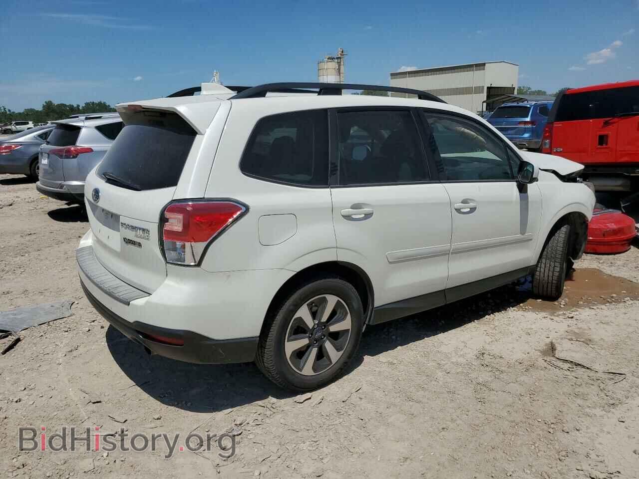 2017 SUBARU FORESTER - VIN: JF2SJAEC5HH583811 - Фото 3