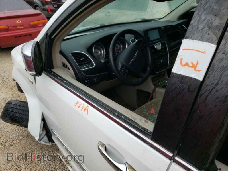 2014 Chrysler MINIVAN (VIN 2C4RC1CG1ER300690) — photo 9 of 10