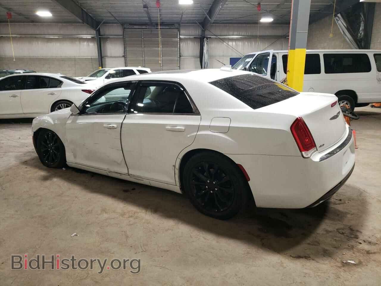 2016 CHRYSLER 300 - VIN: 2C3CCARG7GH262019 - Фото 2