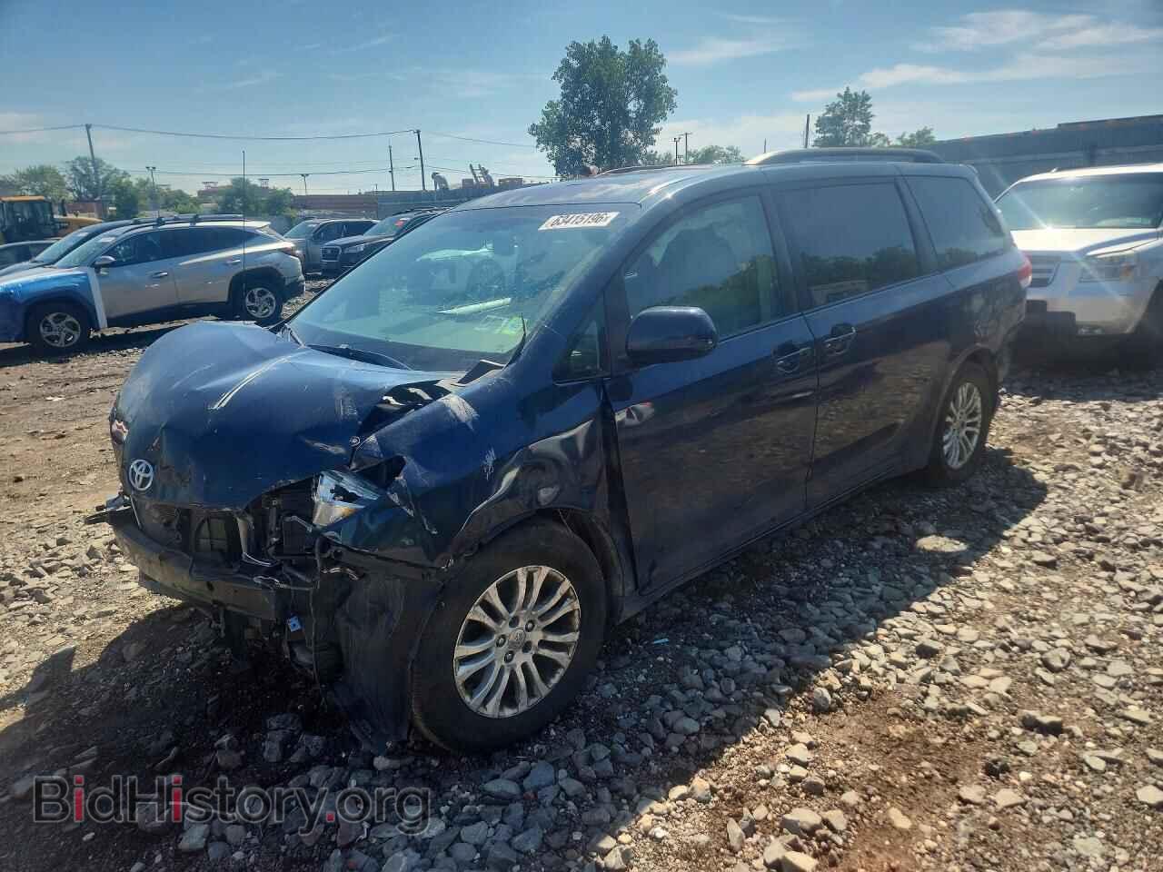 Фотография 5TDYK3DC6CS272556 - TOYOTA SIENNA 2012