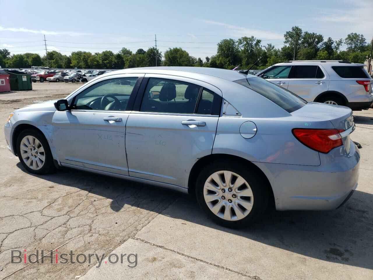 2013 CHRYSLER 200 - VIN: 1C3CCBAB3DN557255 - Фото 2