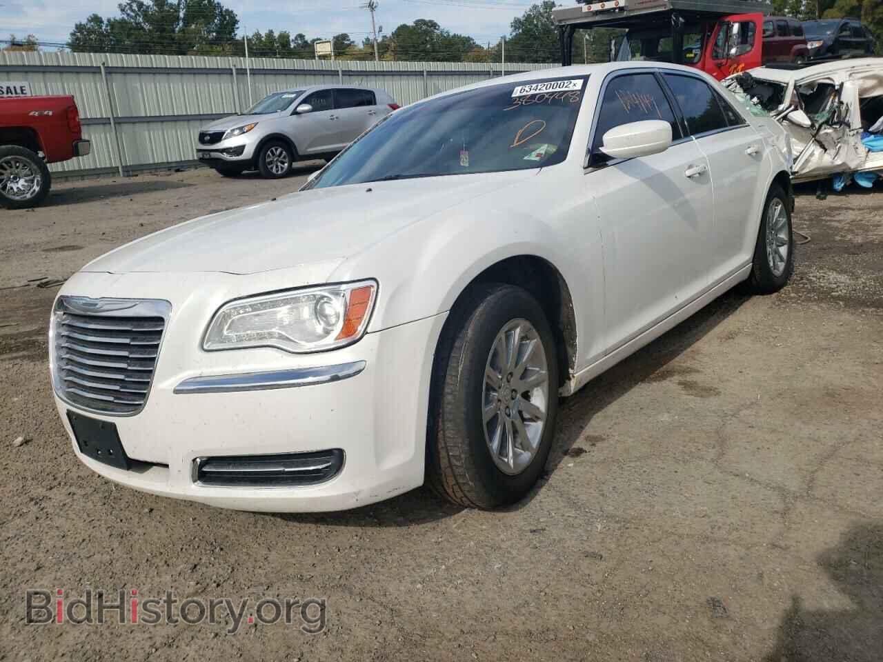 2014 CHRYSLER 300 - VIN: 2C3CCAAG7EH380998 - Фото 2