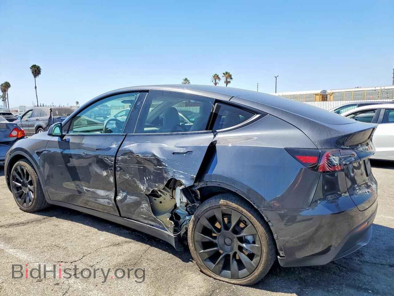 2024 TESLA MODEL Y - VIN: 7SAYGAEEXRF009718 - Фото 2