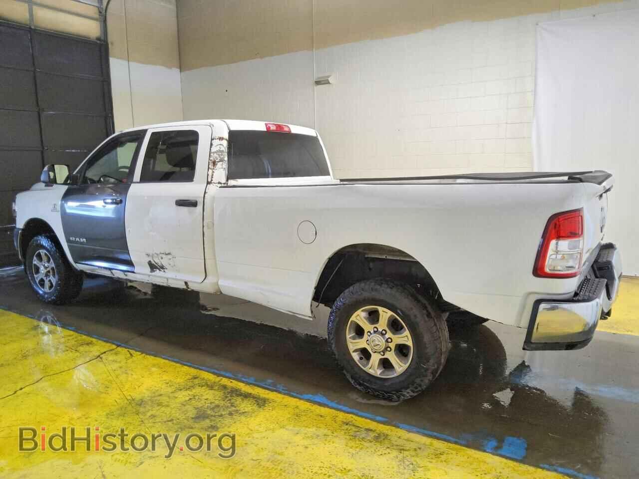 2023 RAM 3500 - VIN: 3C63R3HL2PG660427 - Photo 2