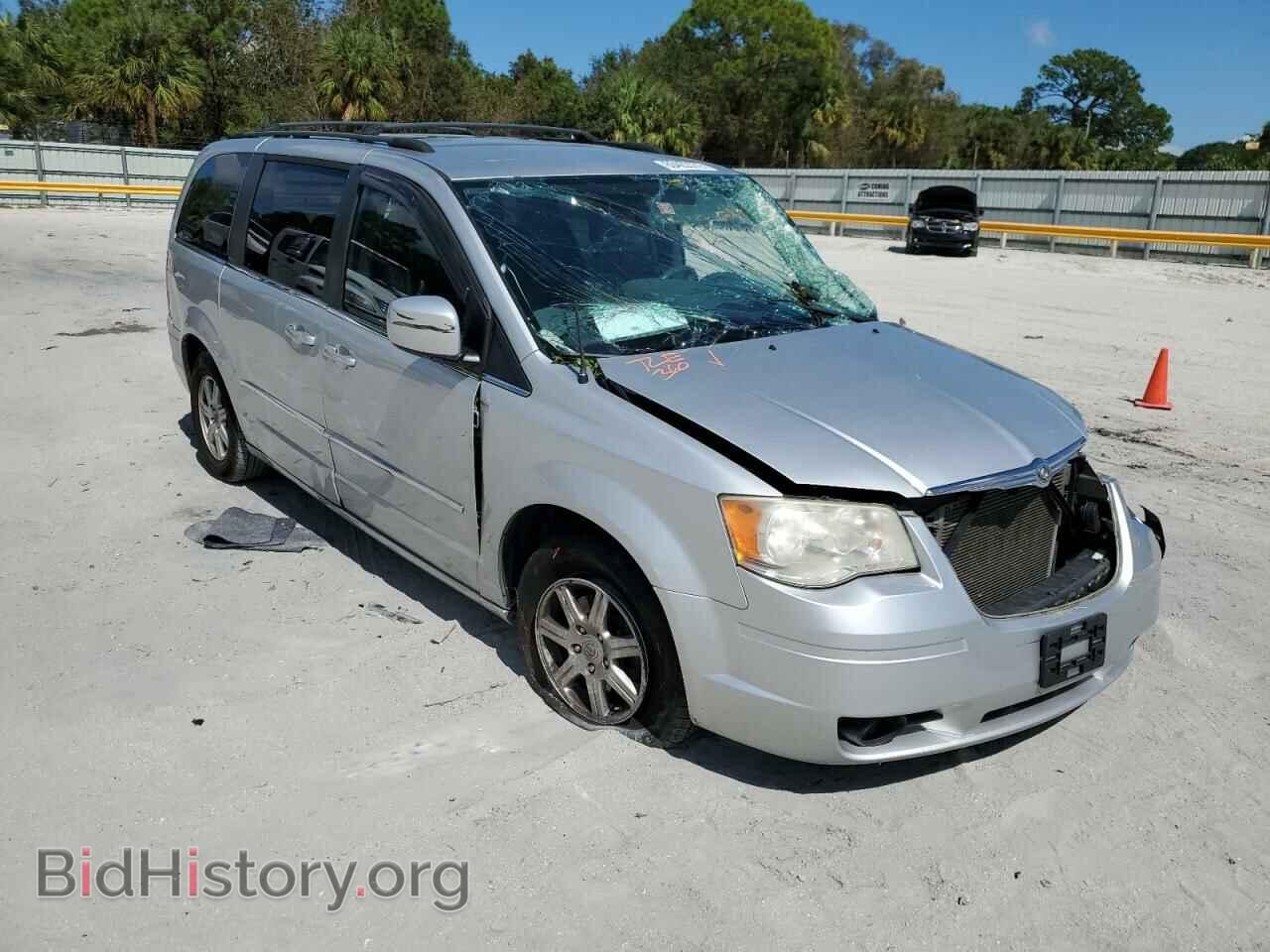 Photo 2A4RR5D1XAR422033 - CHRYSLER MINIVAN 2010