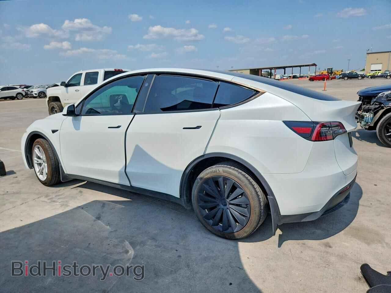 2023 TESLA MODEL Y - VIN: 7SAYGDEE7PA147566 - Photo 2