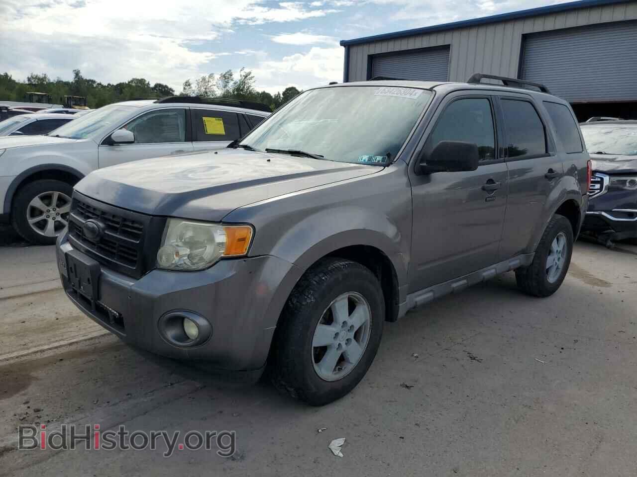 Photo 1FMCU0D73AKD36526 - FORD ESCAPE 2010