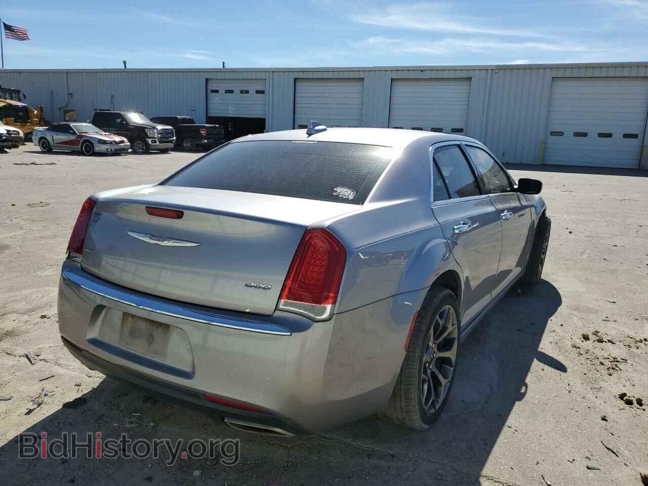 2018 CHRYSLER 300 - VIN: 2C3CCAKG2JH137804 - Фото 4
