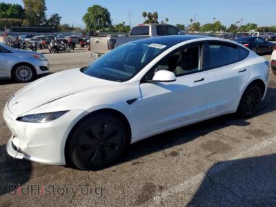 2024 Tesla MODEL 3, белый — VIN 5YJ3E1EA4RF825706, Copart