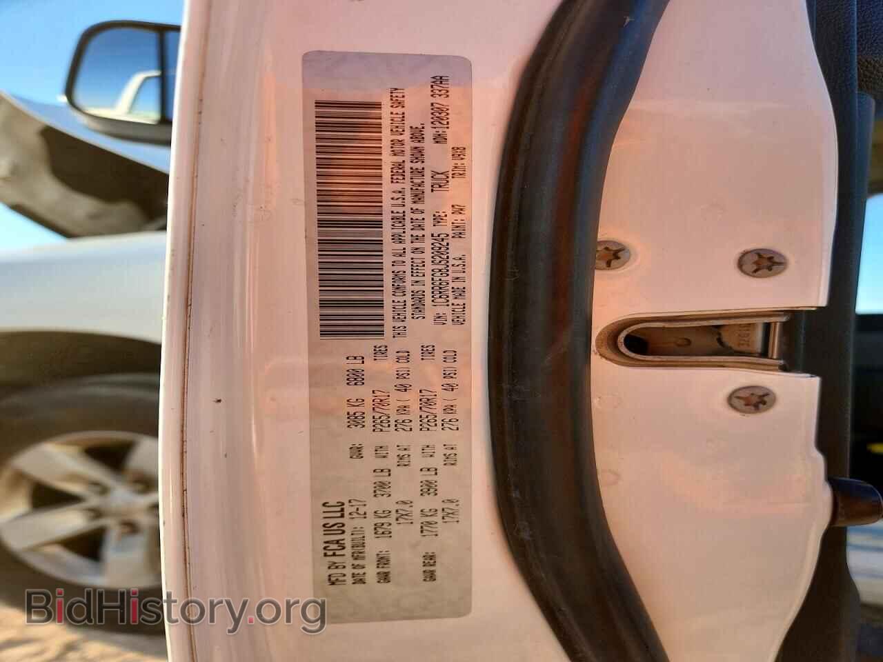 2018 RAM 1500 - VIN: 1C6RR6FG8JS209245 - Photo 12