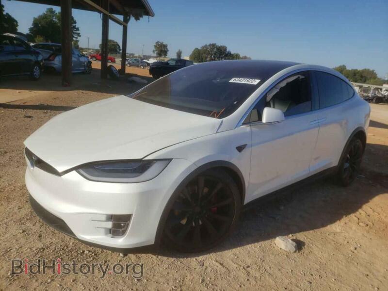 2017 Tesla MODEL X (VIN 5YJXCBE49HF042936) — фото 2 из 10