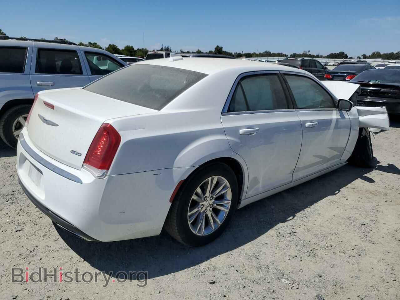 2017 CHRYSLER 300 - VIN: 2C3CCAAG5HH668121 - Фото 3