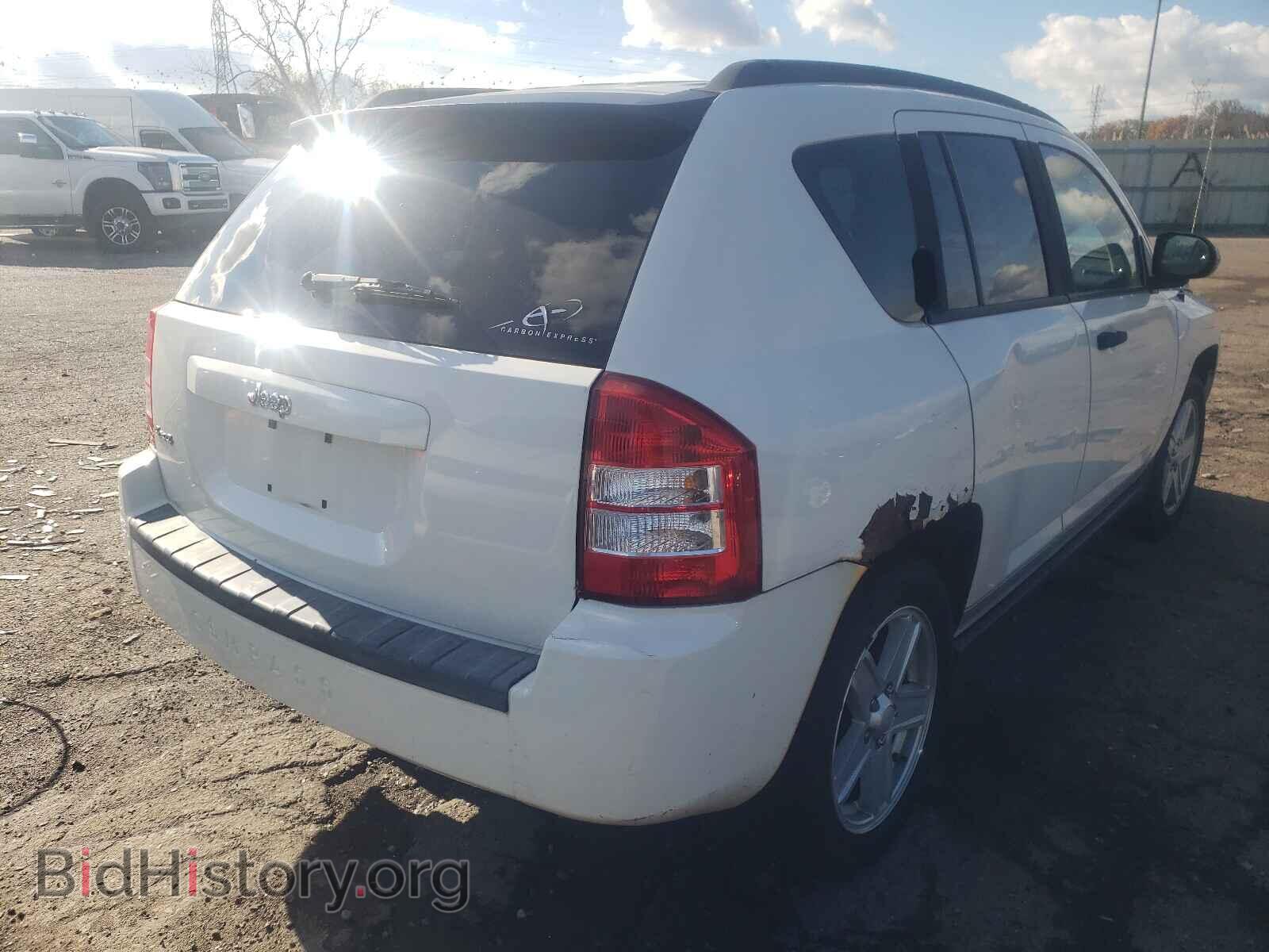 2007 JEEP COMPASS - VIN: 1J8FF47W17D409744 - Фото 4