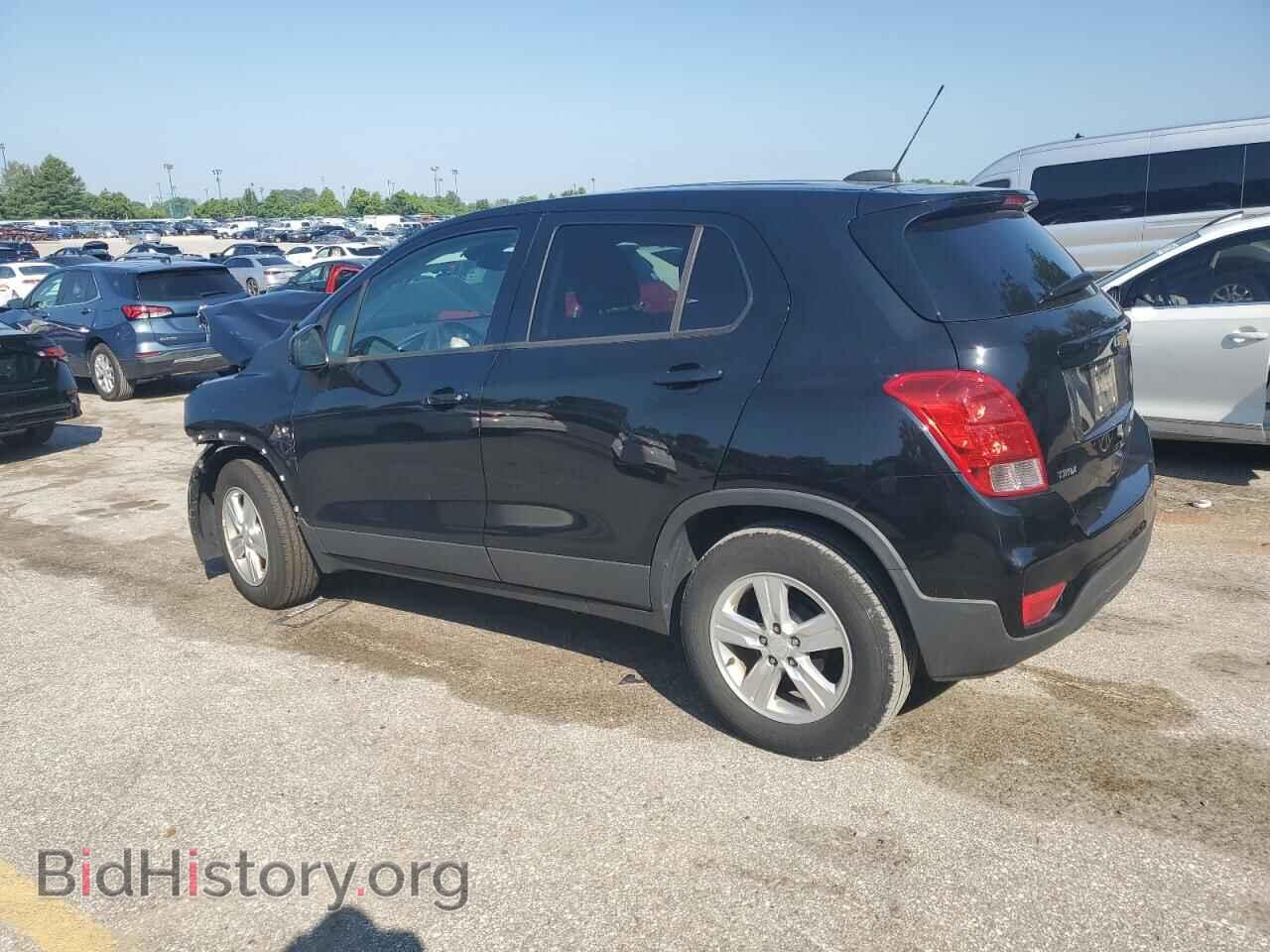 2019 CHEVROLET TRAX - VIN: 3GNCJKSB3KL266064 - Фото 2
