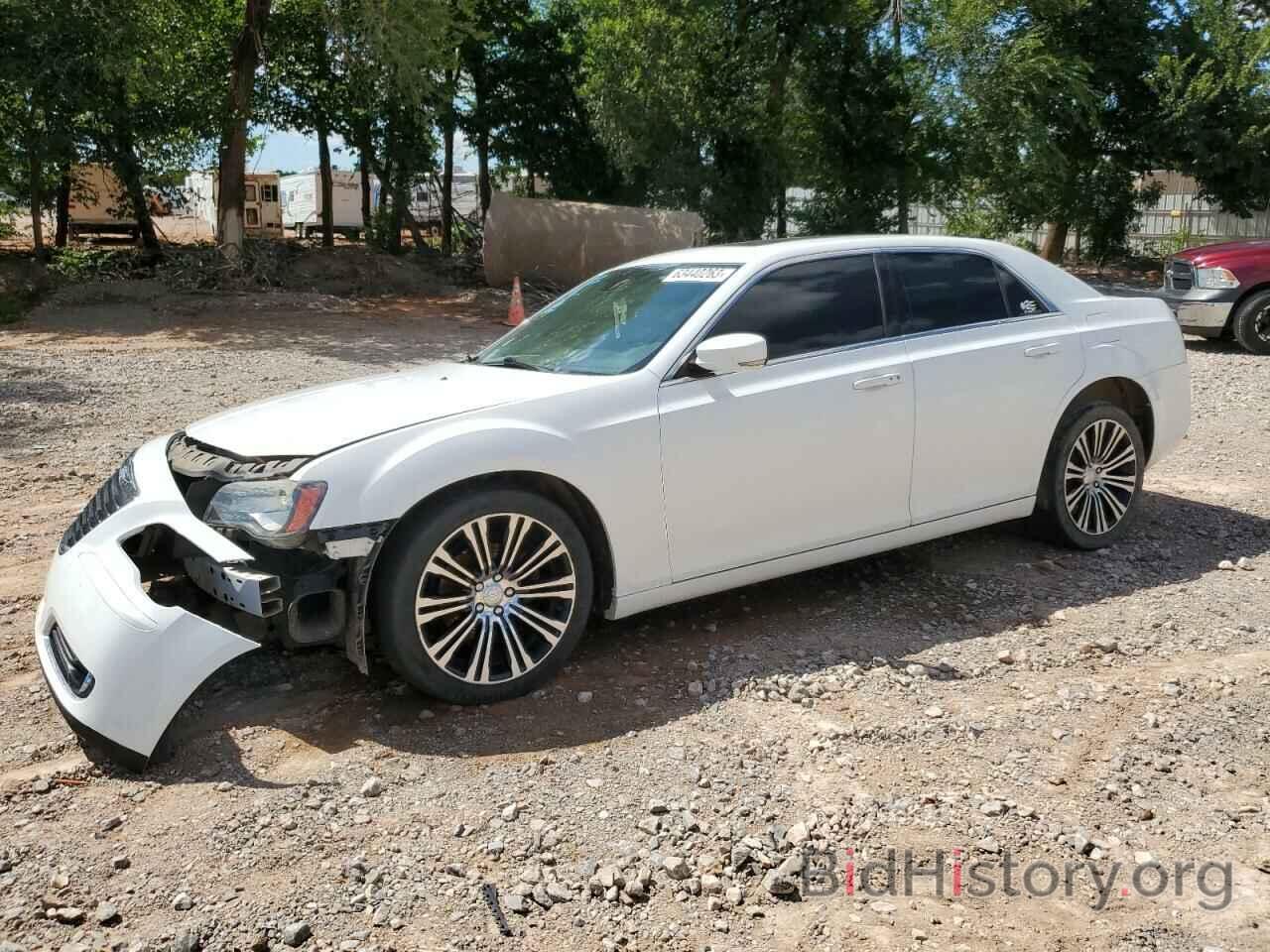 Фотография 2C3CCABG6CH140370 - CHRYSLER 300 2012