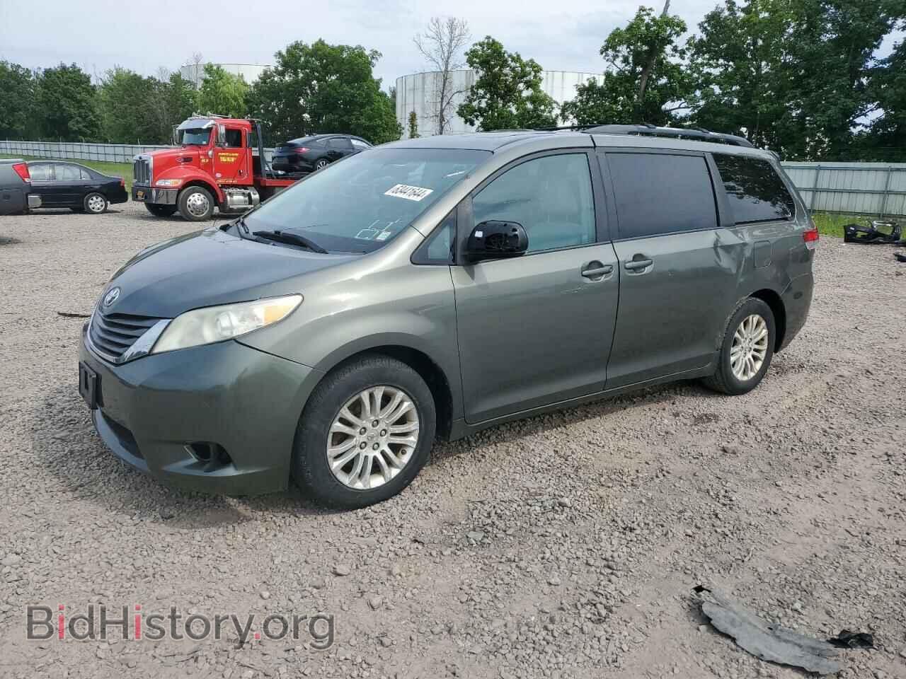 Photo 5TDYK3DC0BS013947 - TOYOTA All Models 2011