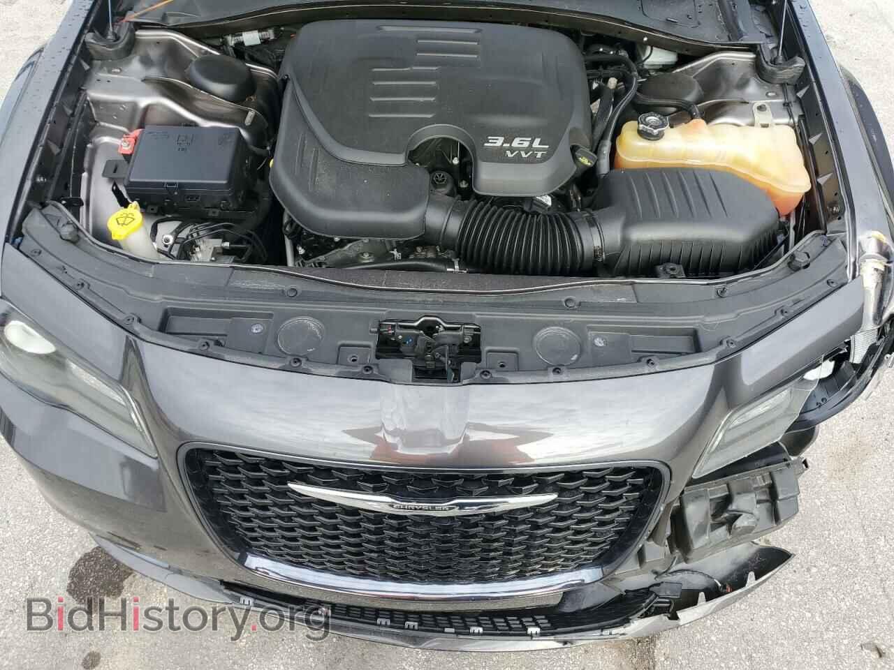 2016 CHRYSLER 300 - VIN: 2C3CCABG2GH351765 - Фото 11