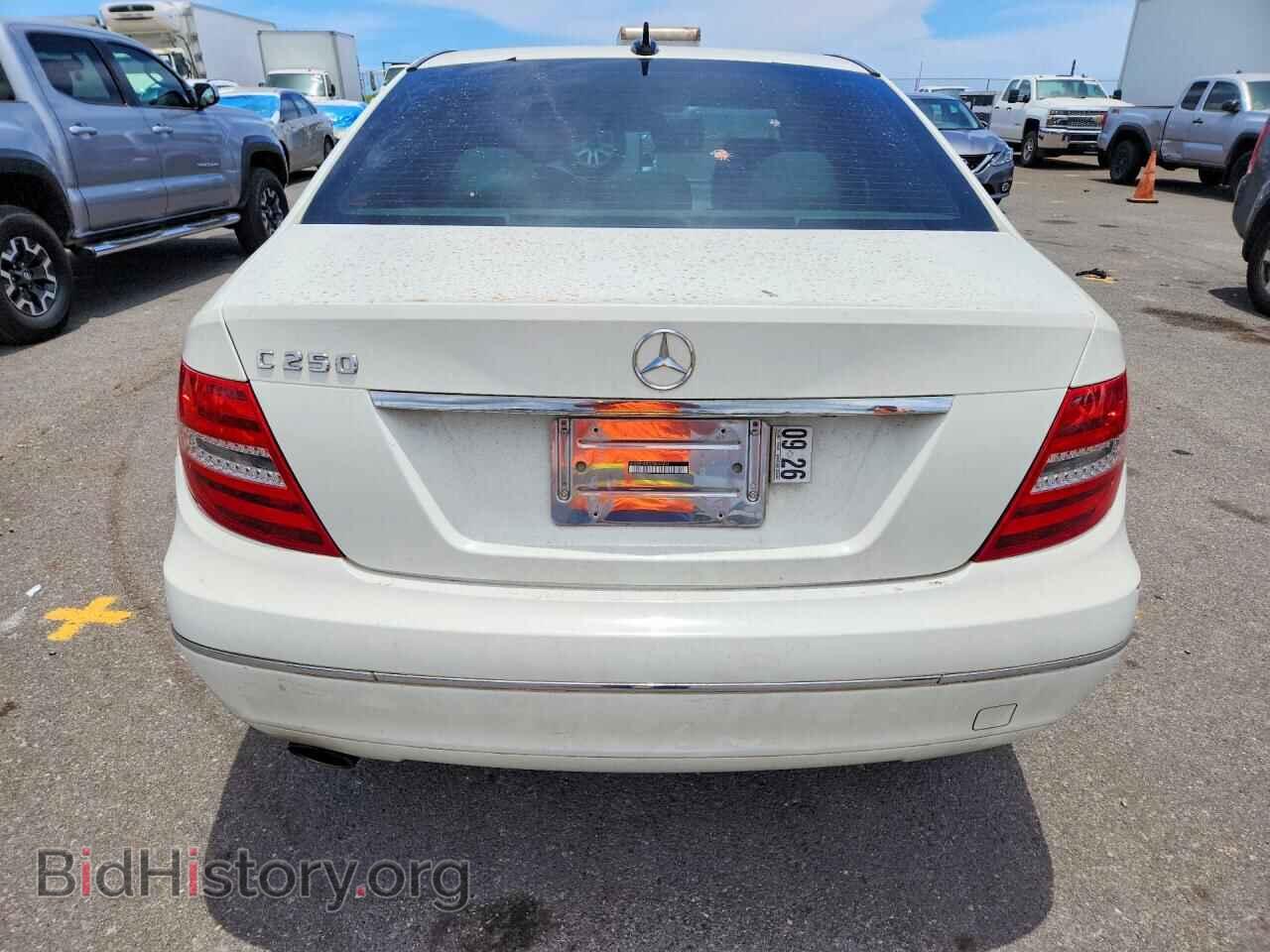 2012 MERCEDES-BENZ C-CLASS - VIN: WDDGF4HB2CR240201 - Фото 6
