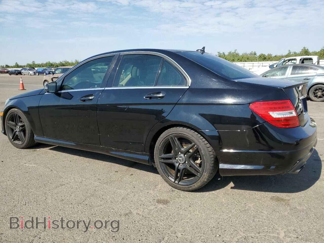 2012 MERCEDES-BENZ C-CLASS - VIN: WDDGF4HBXCA640330 - Фото 2